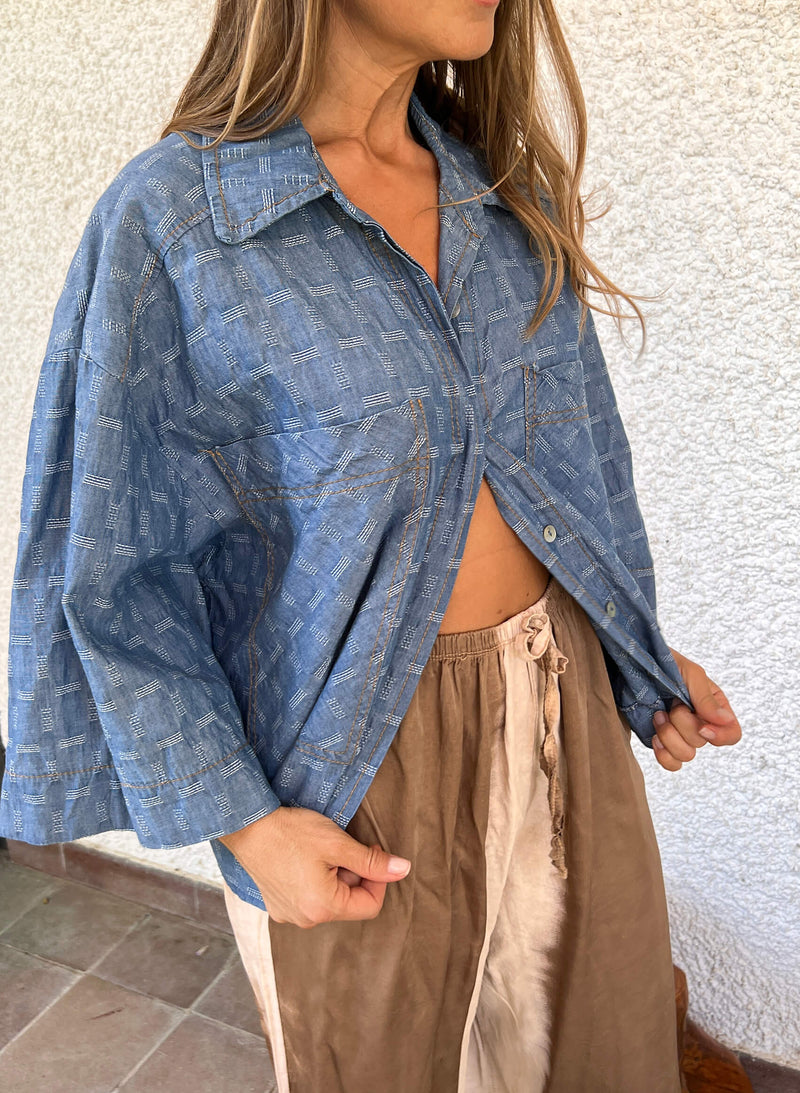 Camisa vaquera bordada