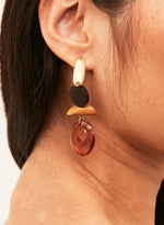 Pendientes oro colgantes madera y pasta