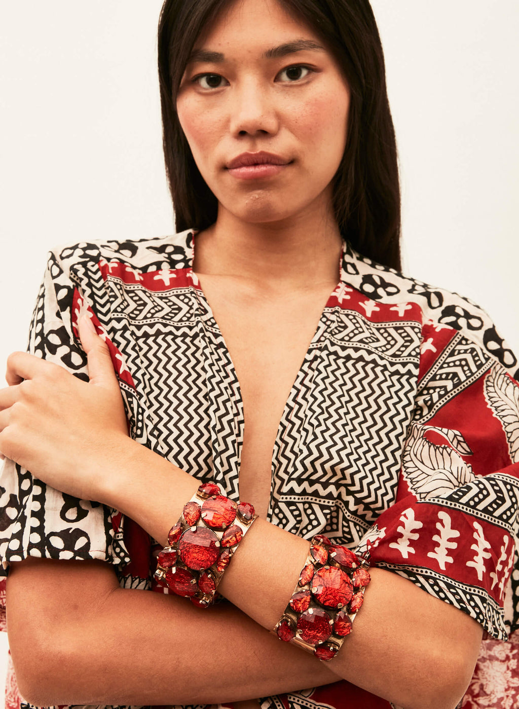 Brazalete dorado piedras