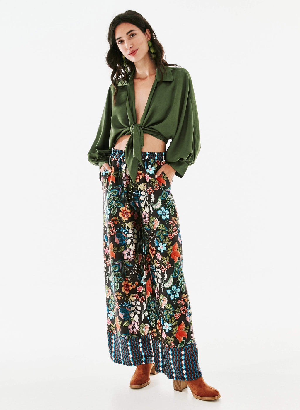 Pantalón satinado estampado