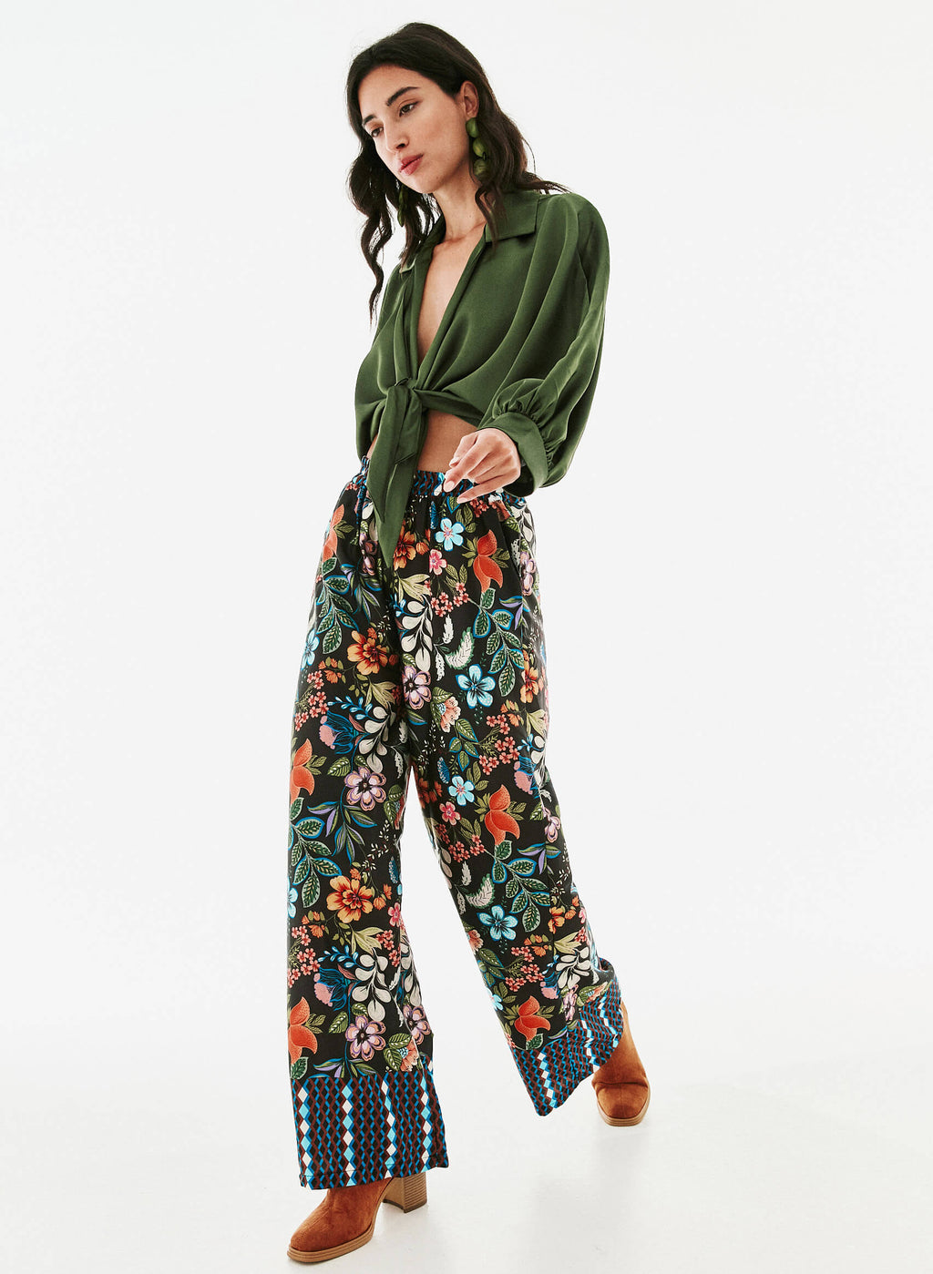 Pantalón satinado estampado