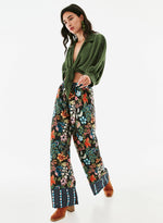 Pantalón satinado estampado