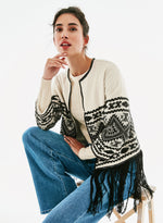 Chaqueta bordada flecos