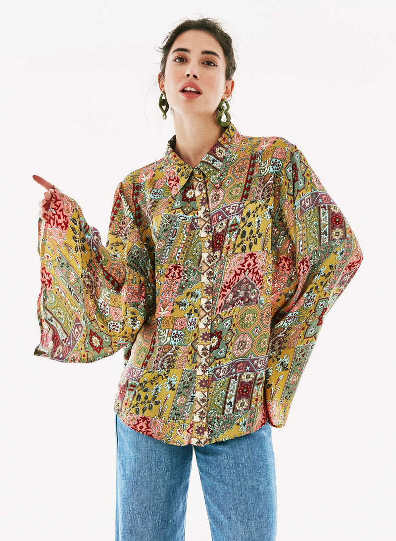 Camisa seda manga acampanada