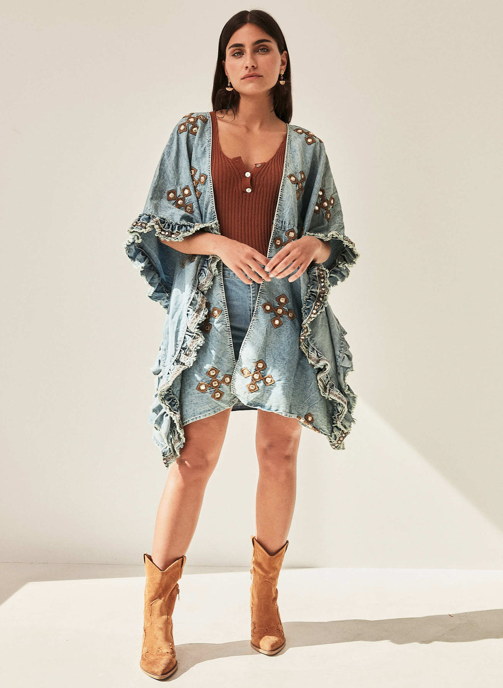 Chaqueta denim bordada