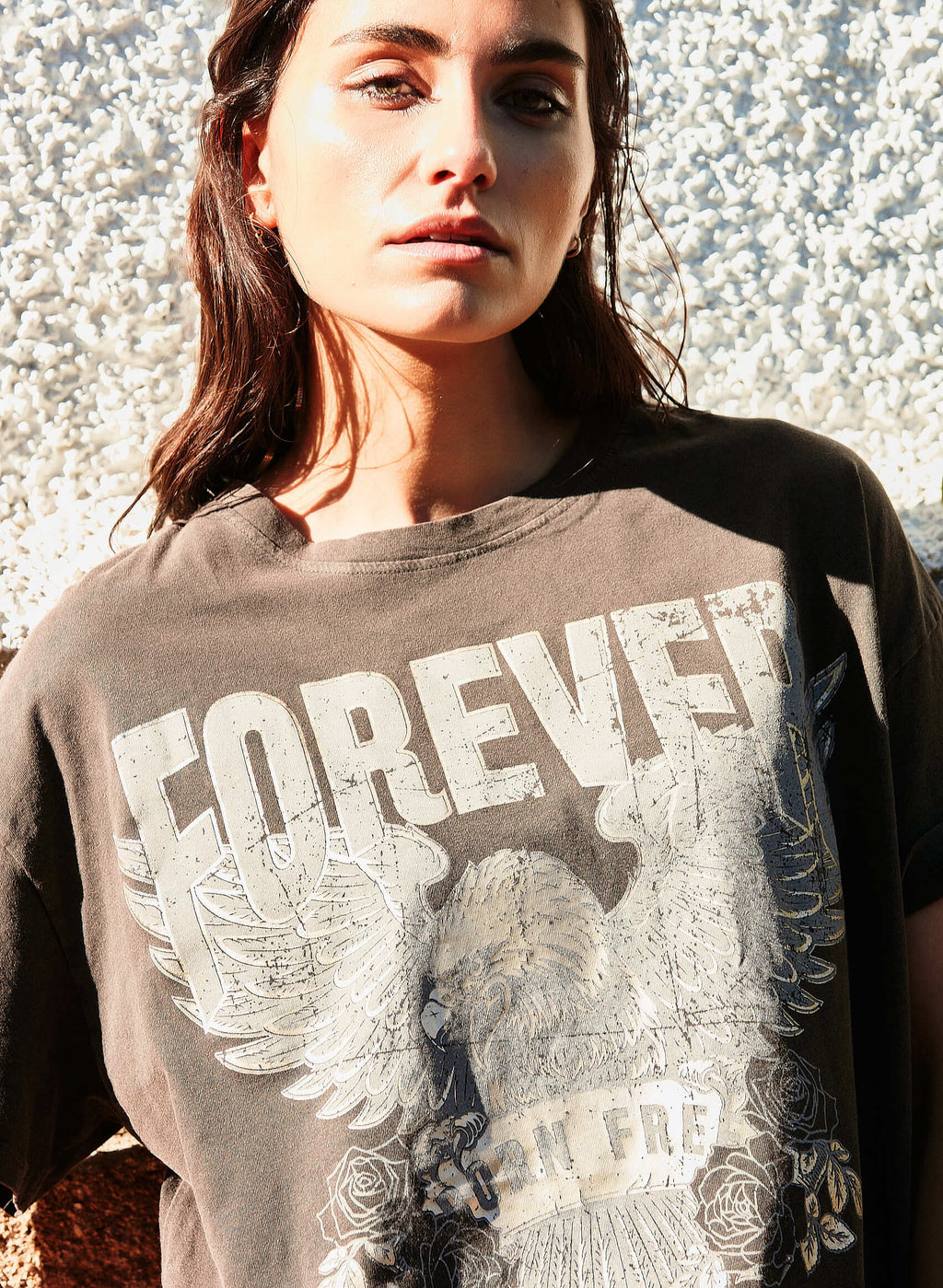 Camiseta efecto lavada estampada