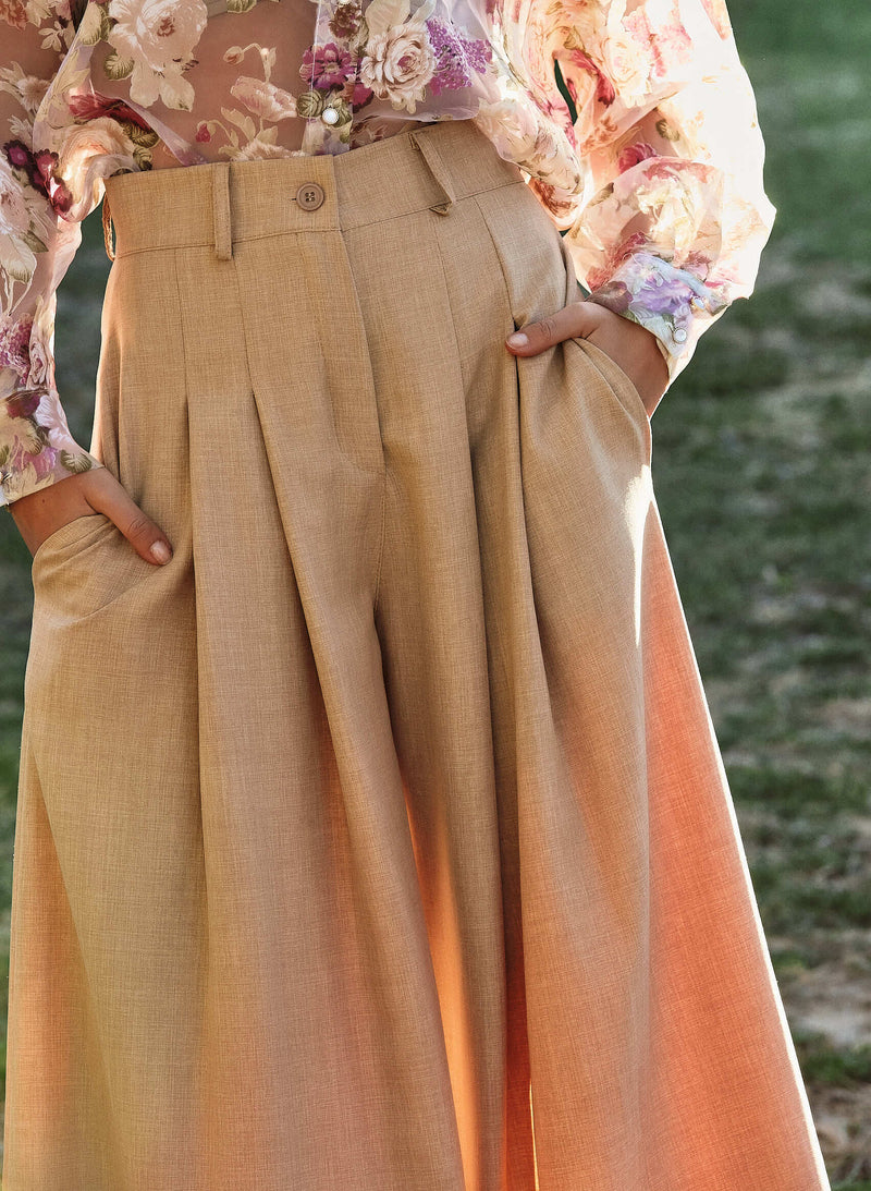 Pantalón tableado beige abertura