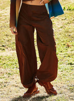 Pantalón cargo parachute