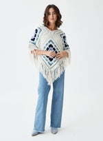 Poncho crochet flecos