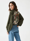 Bomber cropped camuflaje