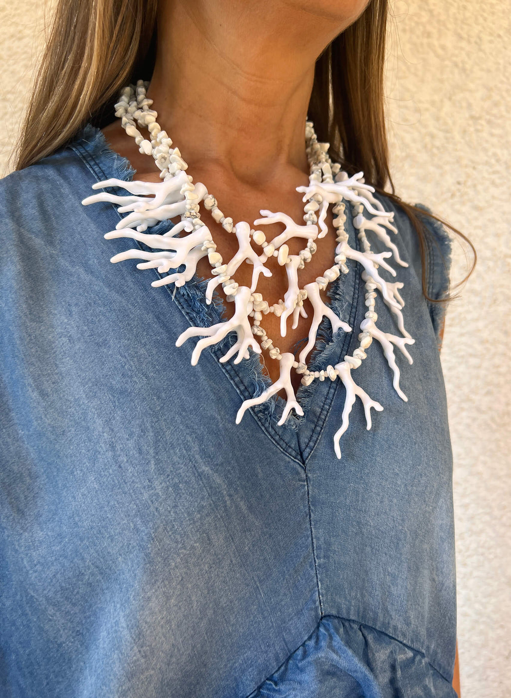 Collar coral blanco