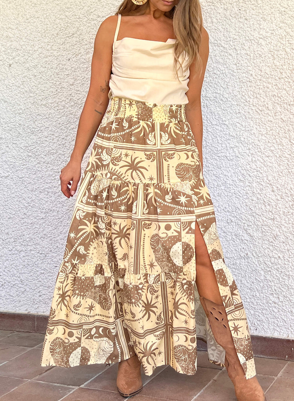 Falda larga estampada arena