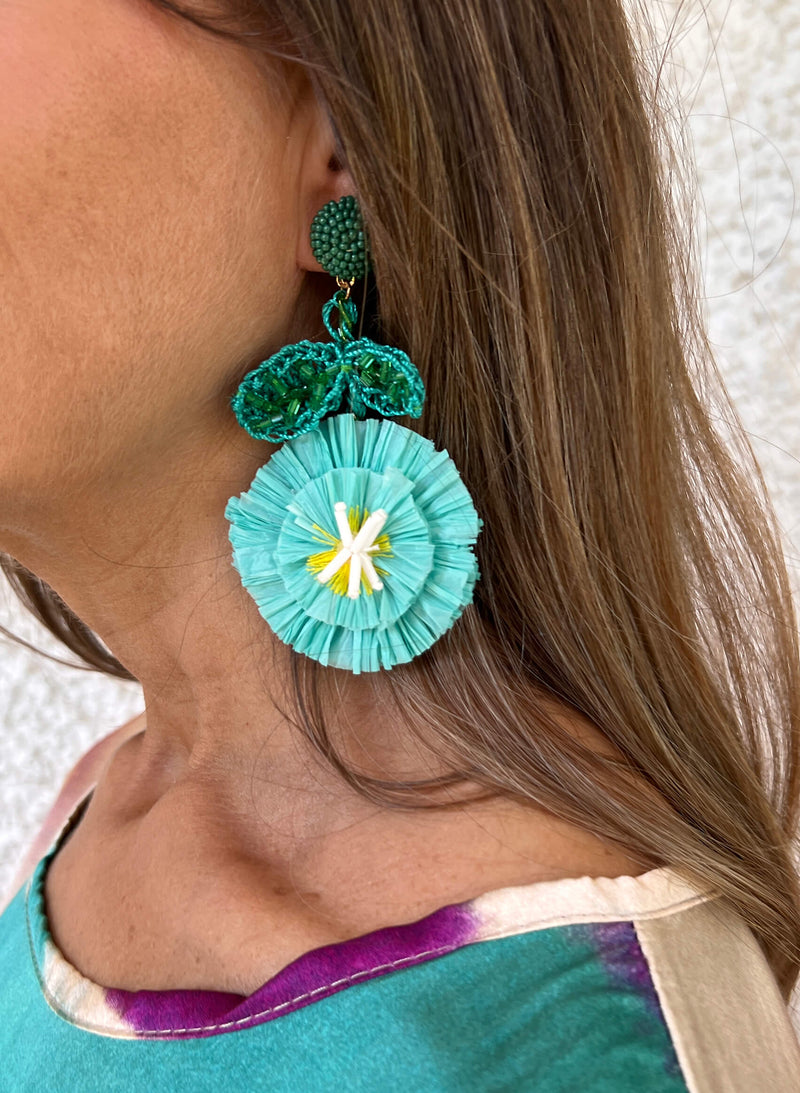 Pendientes hojas bordadas